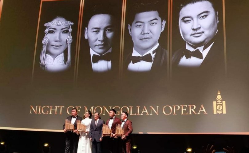 Индонези Улсад “Монгол дуурийн үдэш” тоглолт боллоо